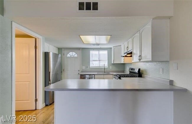 Building Photo - 457 Sellers Pl