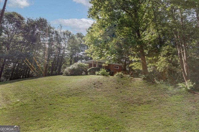 Building Photo - 804 Brookdale Dr SW