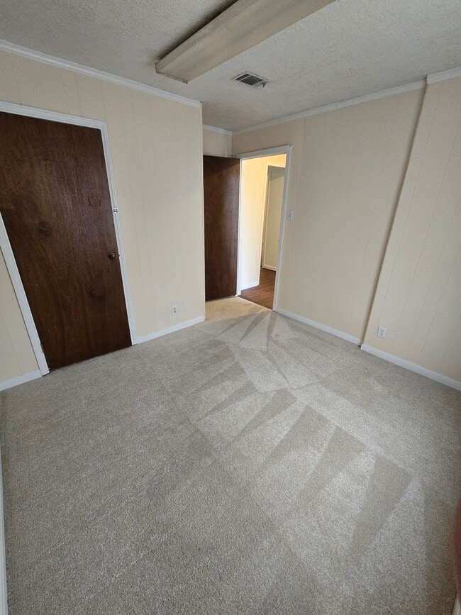 Building Photo - 619 Morrell St