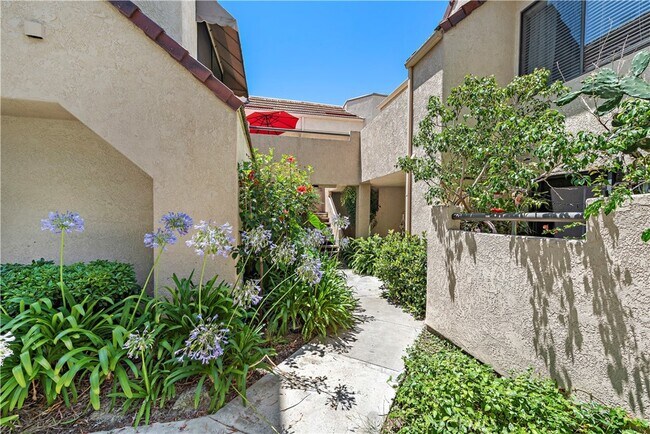 Building Photo - 81 Pearl-