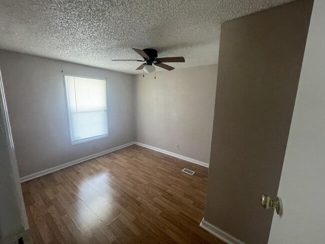 Building Photo - 247 Produce Dr