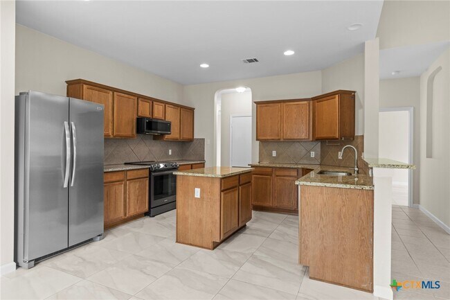 Building Photo - 5621 Bedrock Dr