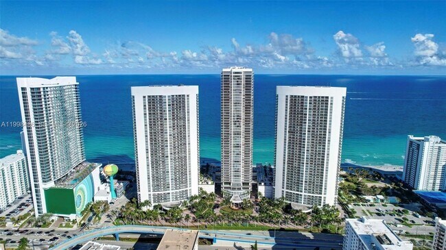 Building Photo - 1830 S Ocean Dr
