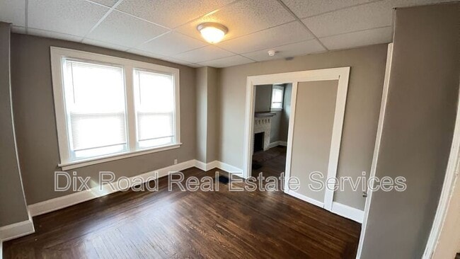 Building Photo - 4553 Midland Ave