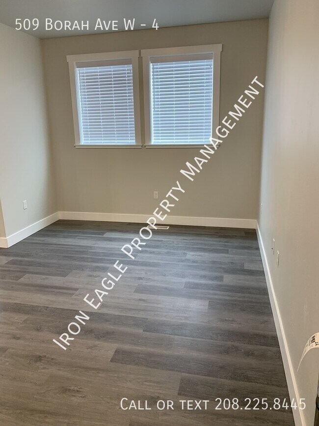 Building Photo - 509 Borah Ave W