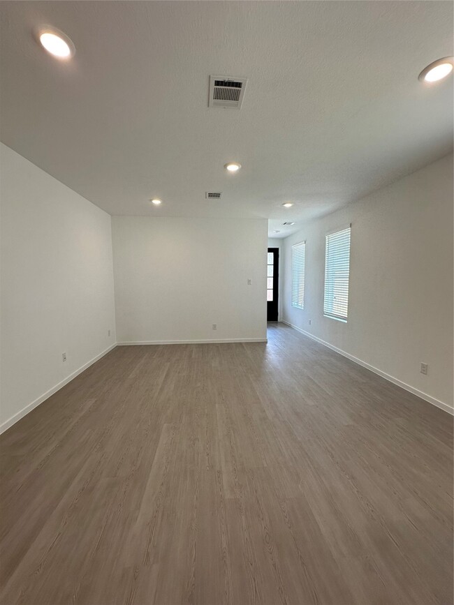 Building Photo - 6306 Orchid Bch Dr