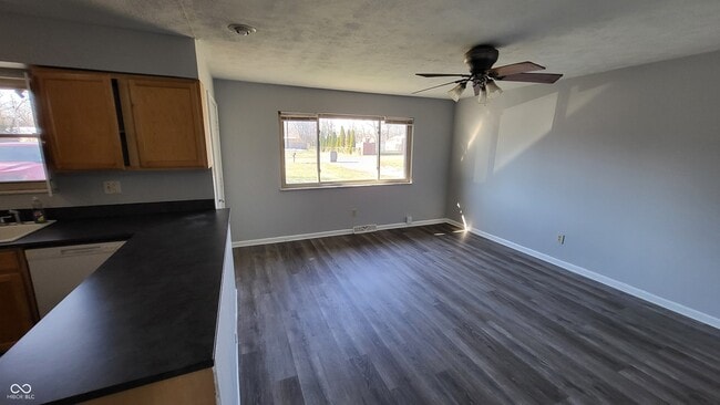 Building Photo - 2809 N Hawthorne Ln