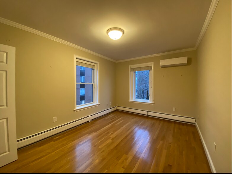 Building Photo - 105 Longwood Ave