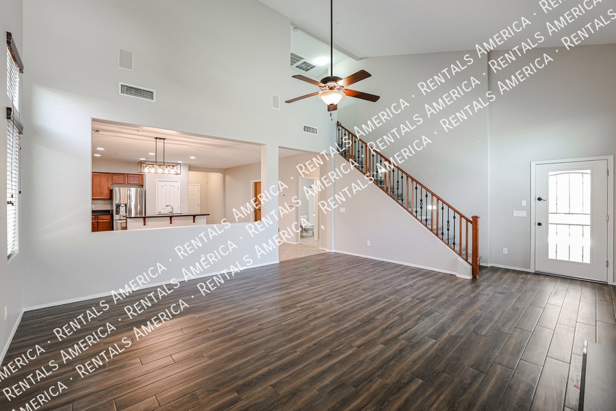 Building Photo - 7045 S Legend Dr