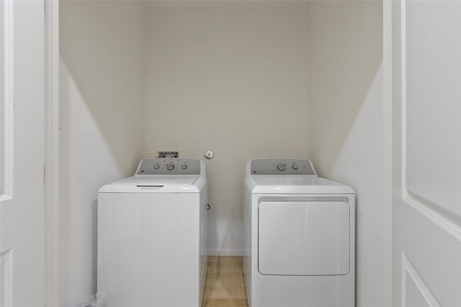 Building Photo - 1273 Oakmont Bnd Dr