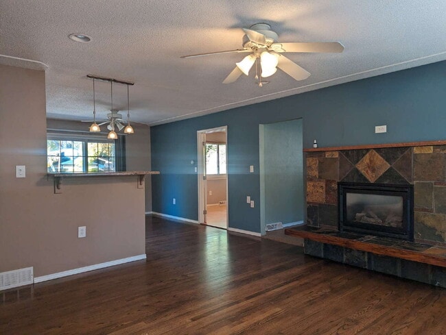 Building Photo - Great ranch home in the heart of Longmont!