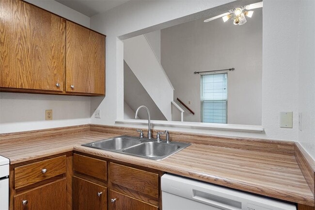 Building Photo - 315 Rawhide Loop