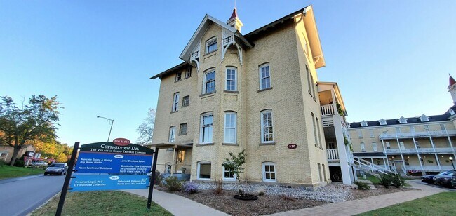 Building Photo - Off-Season Rental 1 Bedroom Condo Grand Tr...