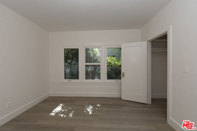 Building Photo - 1040 N Crescent Heights Blvd
