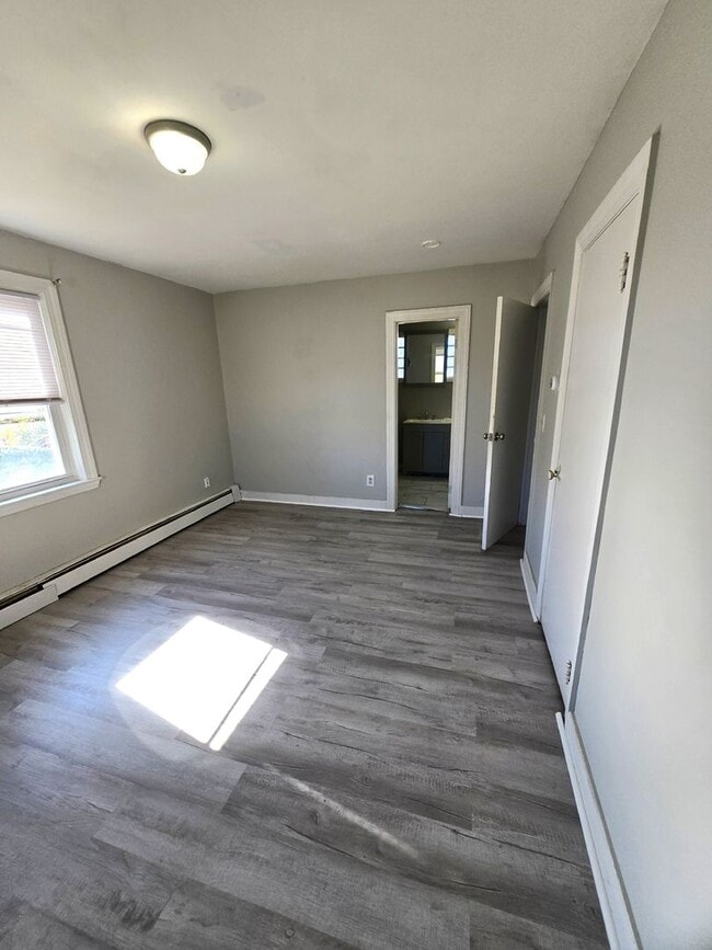 Building Photo - 150 Sisson St