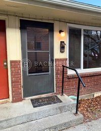 Building Photo - 405 SE 18th St