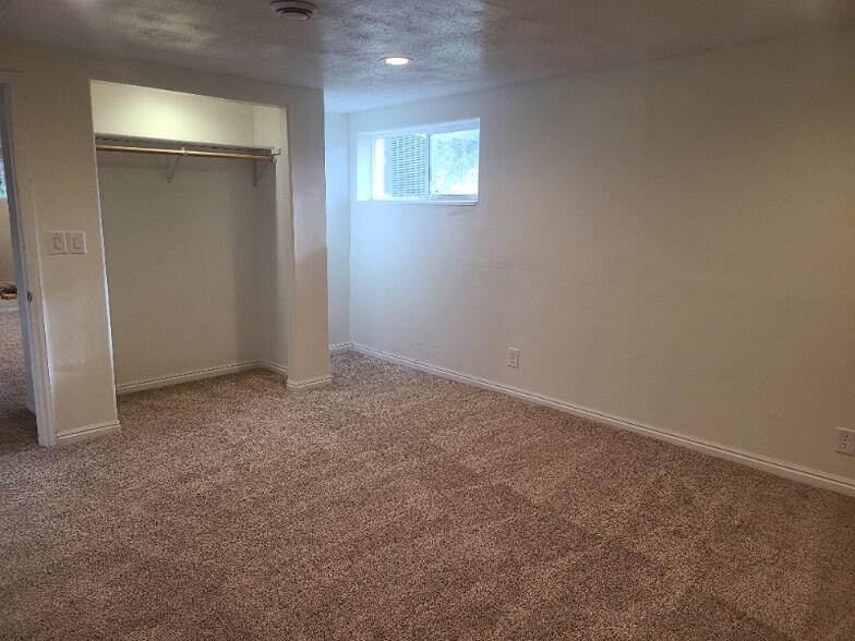 Building Photo - 245 N 600 E