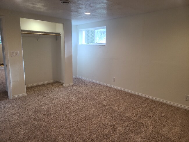 Building Photo - 245 N 600 E
