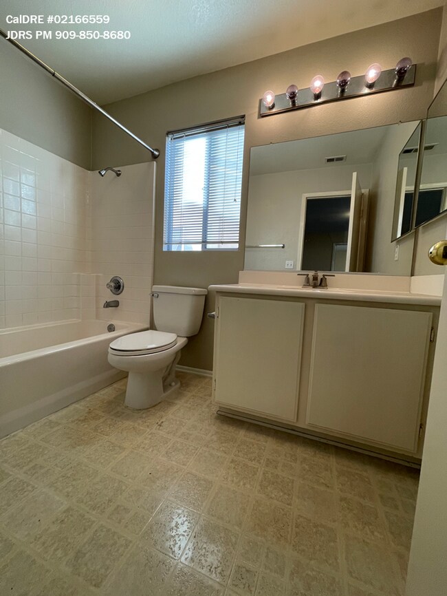 Building Photo - Rancho Cucamonga 5 Bedroom Home