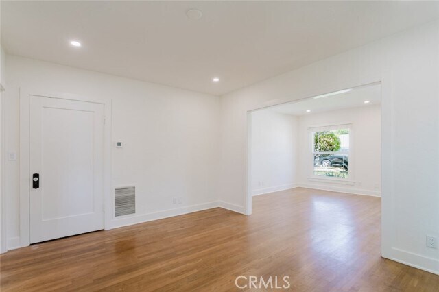 Building Photo - 915 N Kenneth Rd