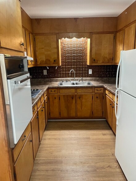 Primary Photo - College View Apartments