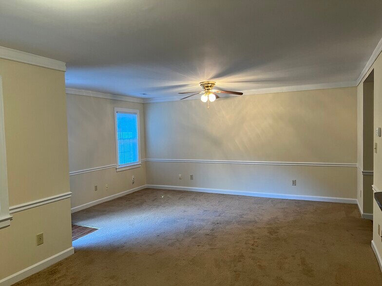 Building Photo - 2505 Saint Christopher Cir SW