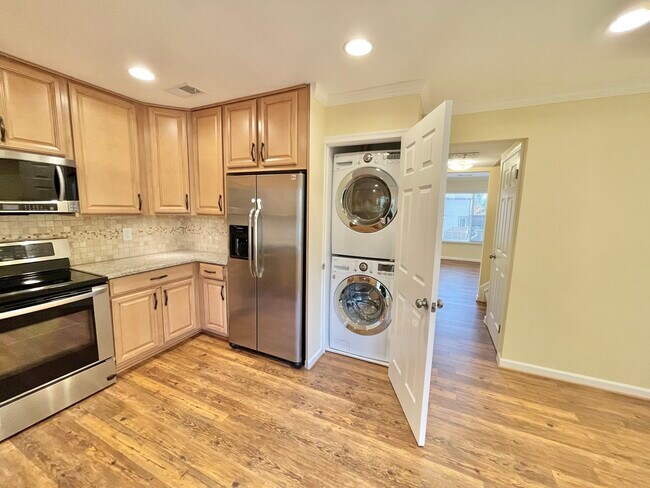 Building Photo - 1661 Westwind Way