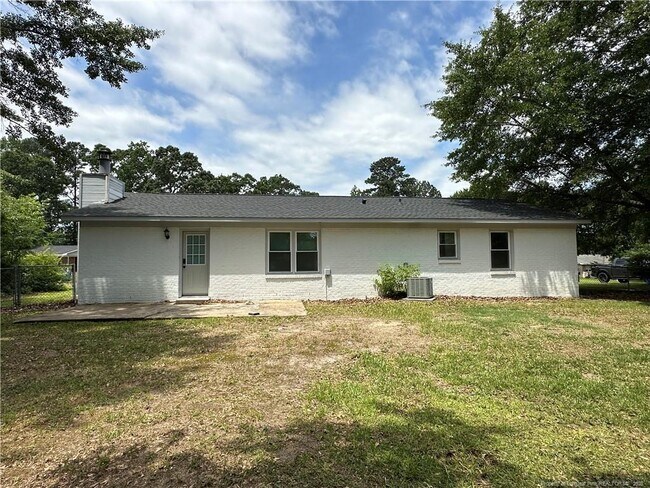 Building Photo - 975 Lisa Ave