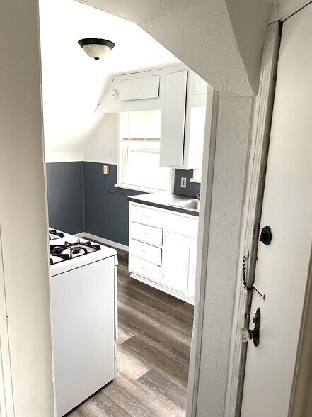 Primary Photo - 923 Walnut St