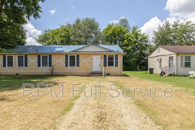 Building Photo - 105 Hubert Dr