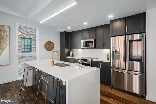 Building Photo - 1501 N 31st St