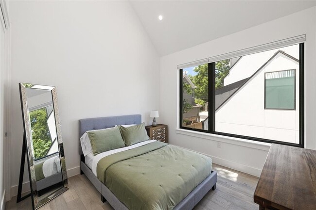 Building Photo - 1903 Frazier Ave