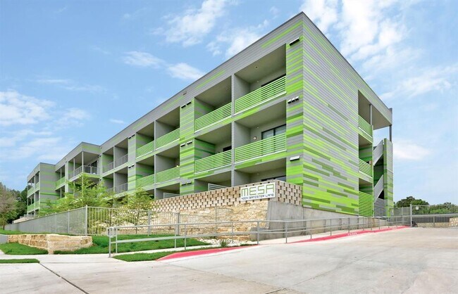 Building Photo - 4004 Banister Ln