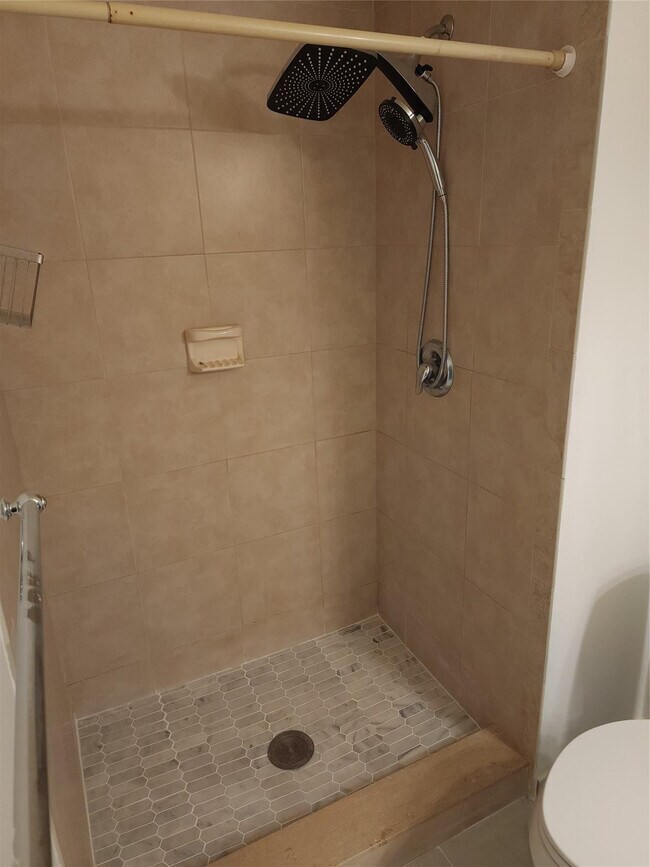 Building Photo - 2877 Belmont Ln