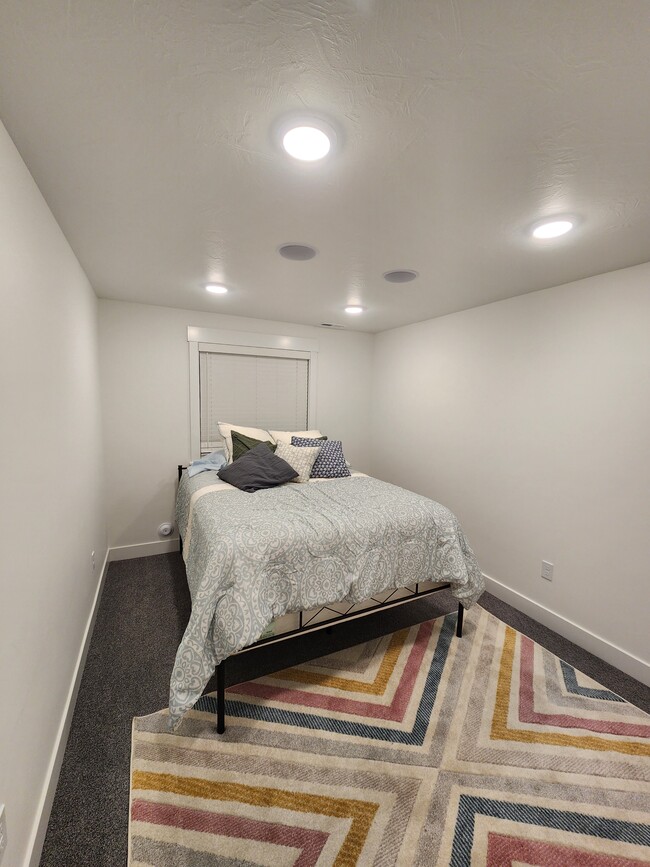 bedroom 2 - 639 S 340 E