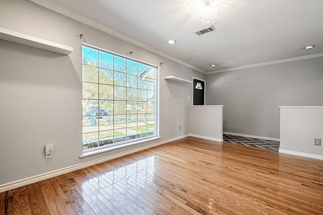 Building Photo - GEM!  Beautiful Upgrades & Move In Ready!