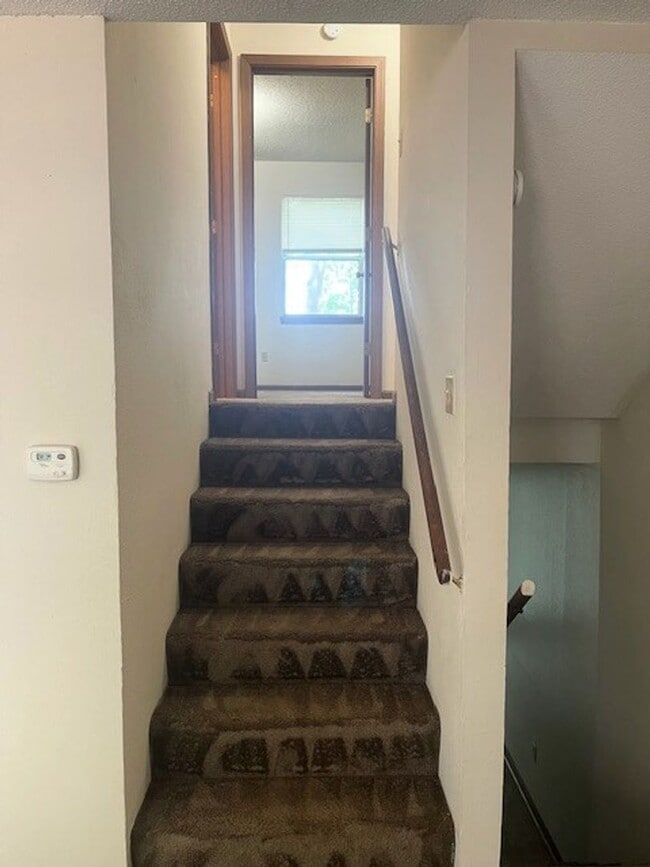 Building Photo - 3 Bedroom Townhome Close to College Avenue