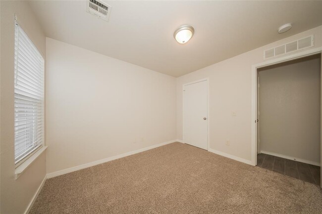 Building Photo - 9117 Checkerbloom Dr