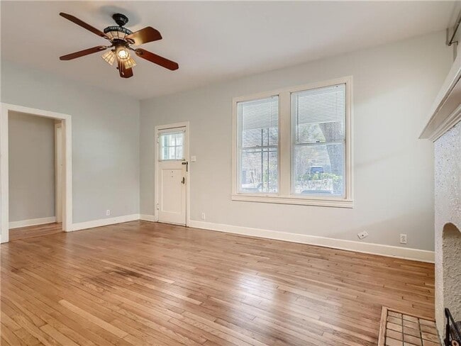 Building Photo - 502 Academy Dr