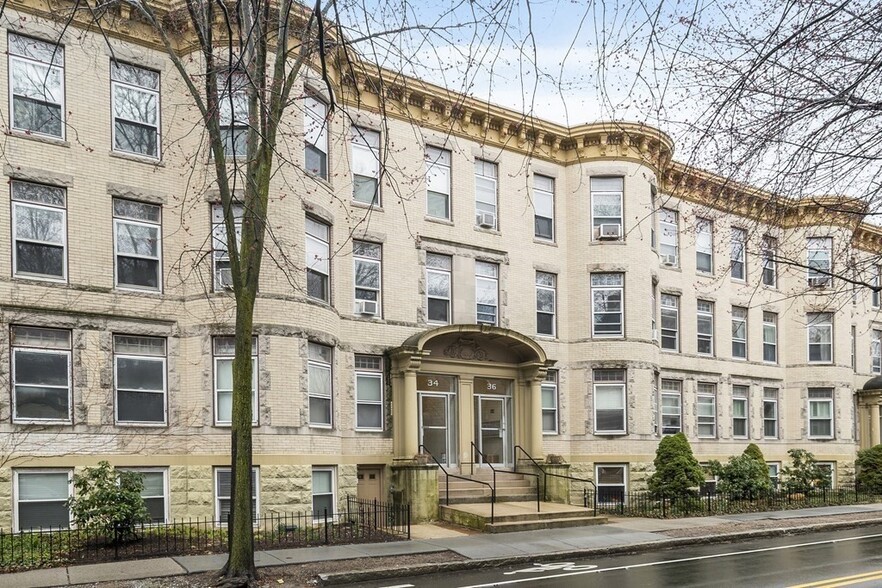 Building Photo - 34 Winchester St