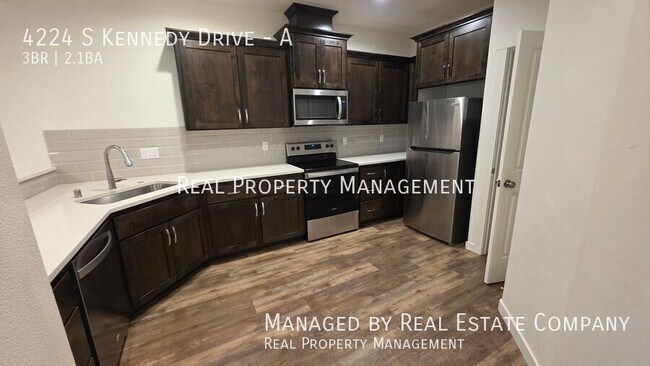 Building Photo - 4224 S Kennedy Dr