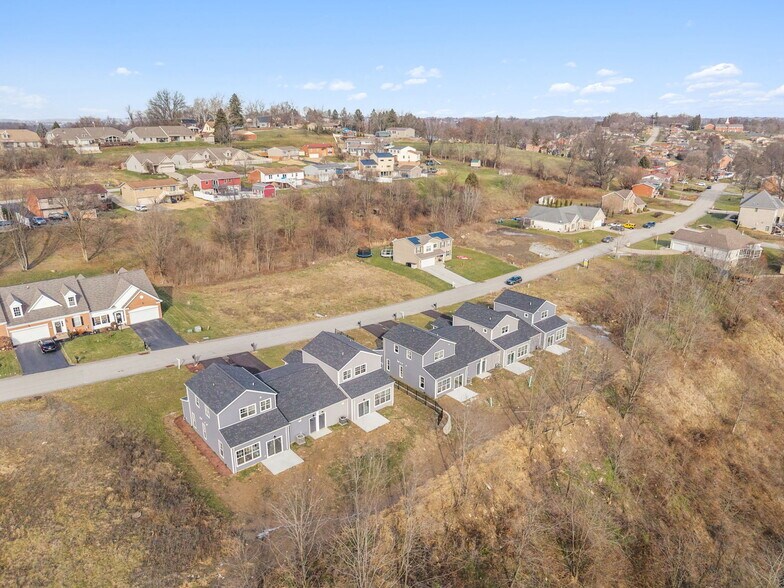 Building Photo - 2213 Lebanon Dr