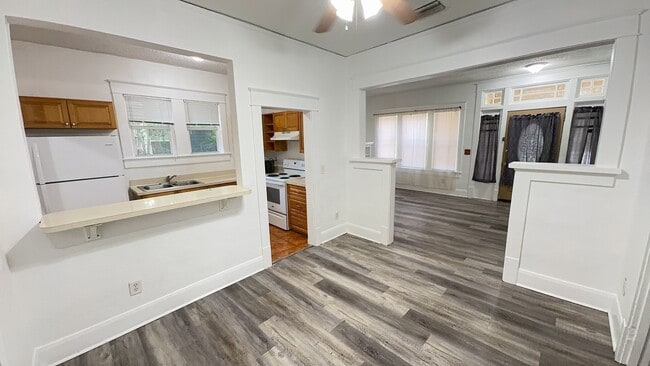 Building Photo - 3/1.5 Historic Bungalow Home in Tampa/Ybor...