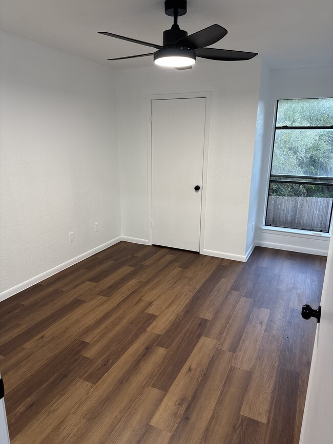 Secondary Bedroom with closet - 9010 Sedgemoor Trl