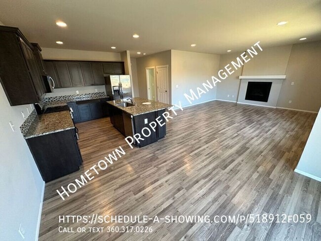 Building Photo - 6918 Honeylocust Ct NE