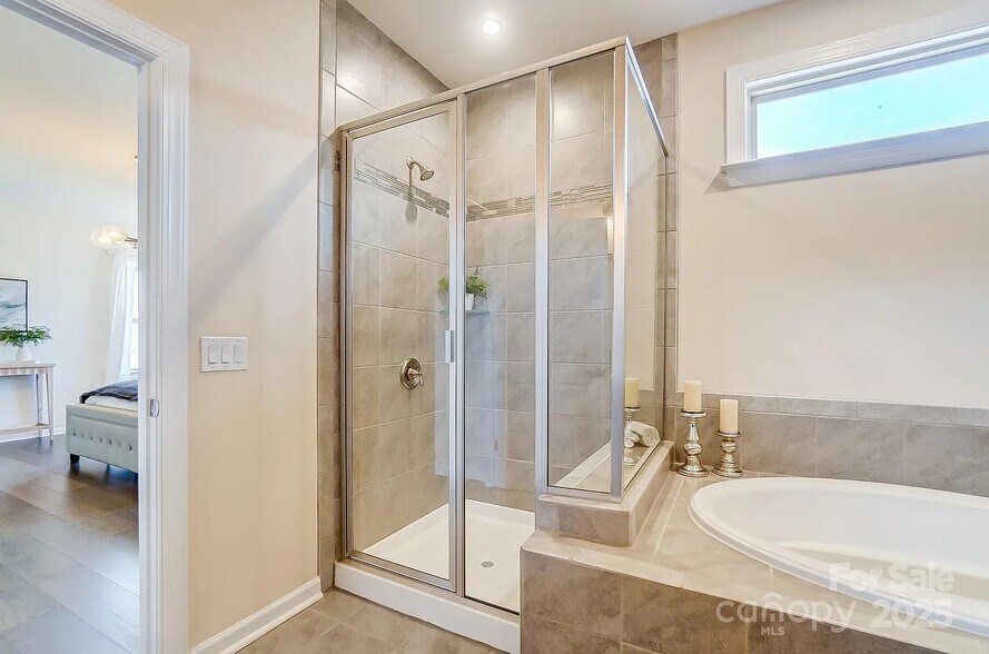 Building Photo - 11144 Limehurst Pl
