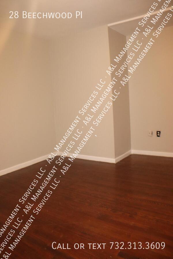 Building Photo - 28 Beechwood Pl