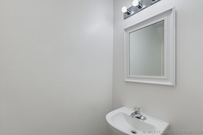Building Photo - 9767 Kamena Cir