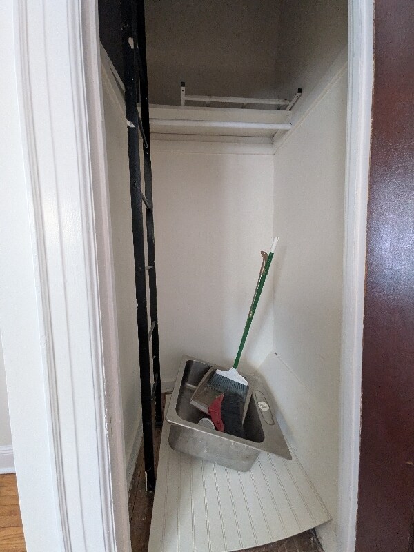 Building Photo - 52-21-5279 79th St