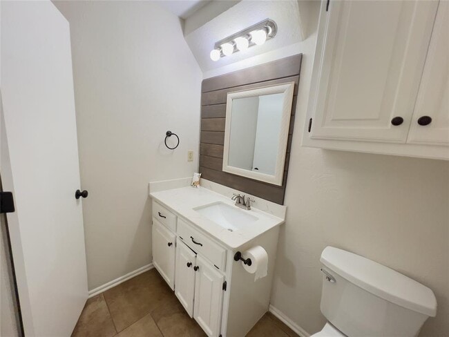 Building Photo - 11800 Kingsridge Terrace
